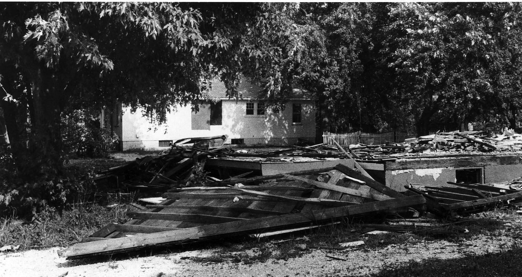 RR explosion damage-2 1975.jpg